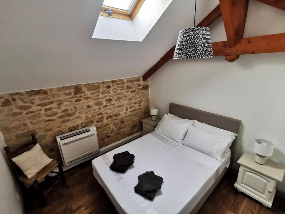 3 Self-Contained Gites With Pool And Games Room Saint-Georges-de-Noisné Eksteriør bilde