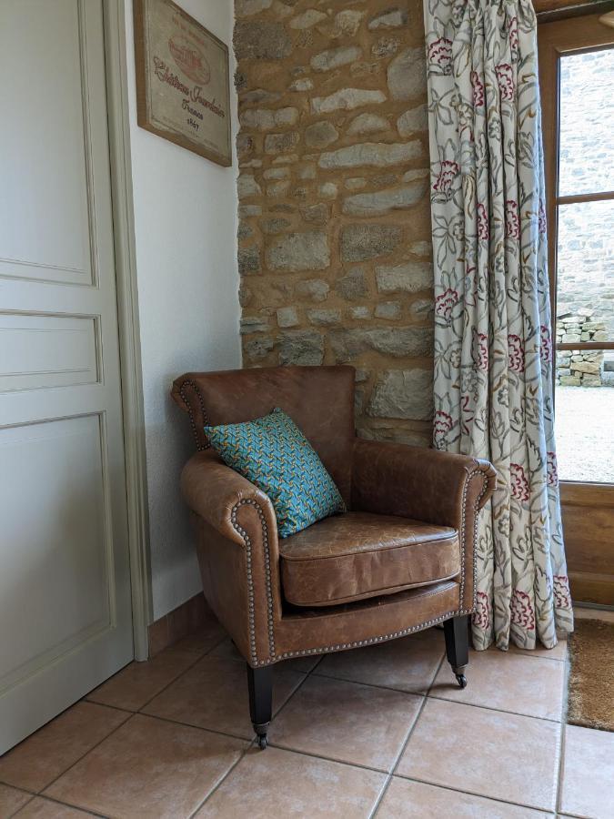 3 Self-Contained Gites With Pool And Games Room Saint-Georges-de-Noisné Eksteriør bilde