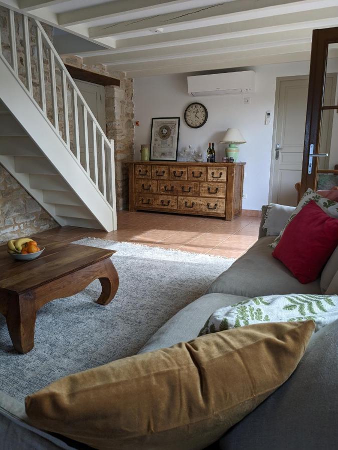 3 Self-Contained Gites With Pool And Games Room Saint-Georges-de-Noisné Eksteriør bilde