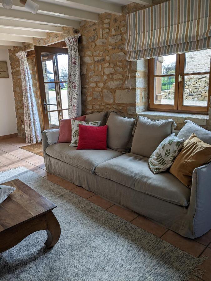 3 Self-Contained Gites With Pool And Games Room Saint-Georges-de-Noisné Eksteriør bilde
